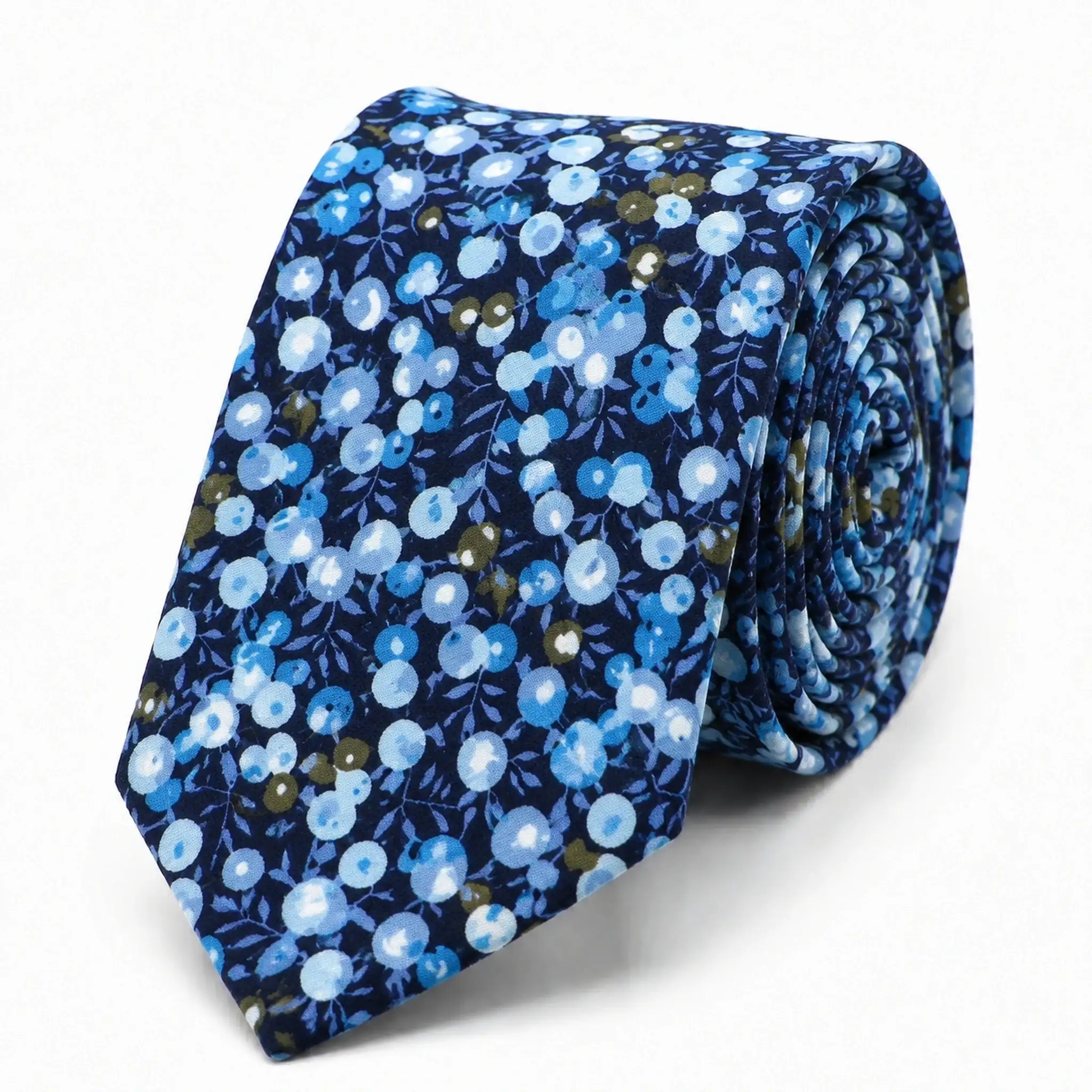 Cravate homme motif Liberty floral bleu et blanc en coton, largeur 7 cm