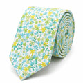 Cravate homme motif Liberty floral bleu et jaune intense en coton, largeur 7 cm
