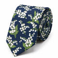 Cravate homme motif Liberty bleu marine fleurs de muguet en coton, largeur 7 cm