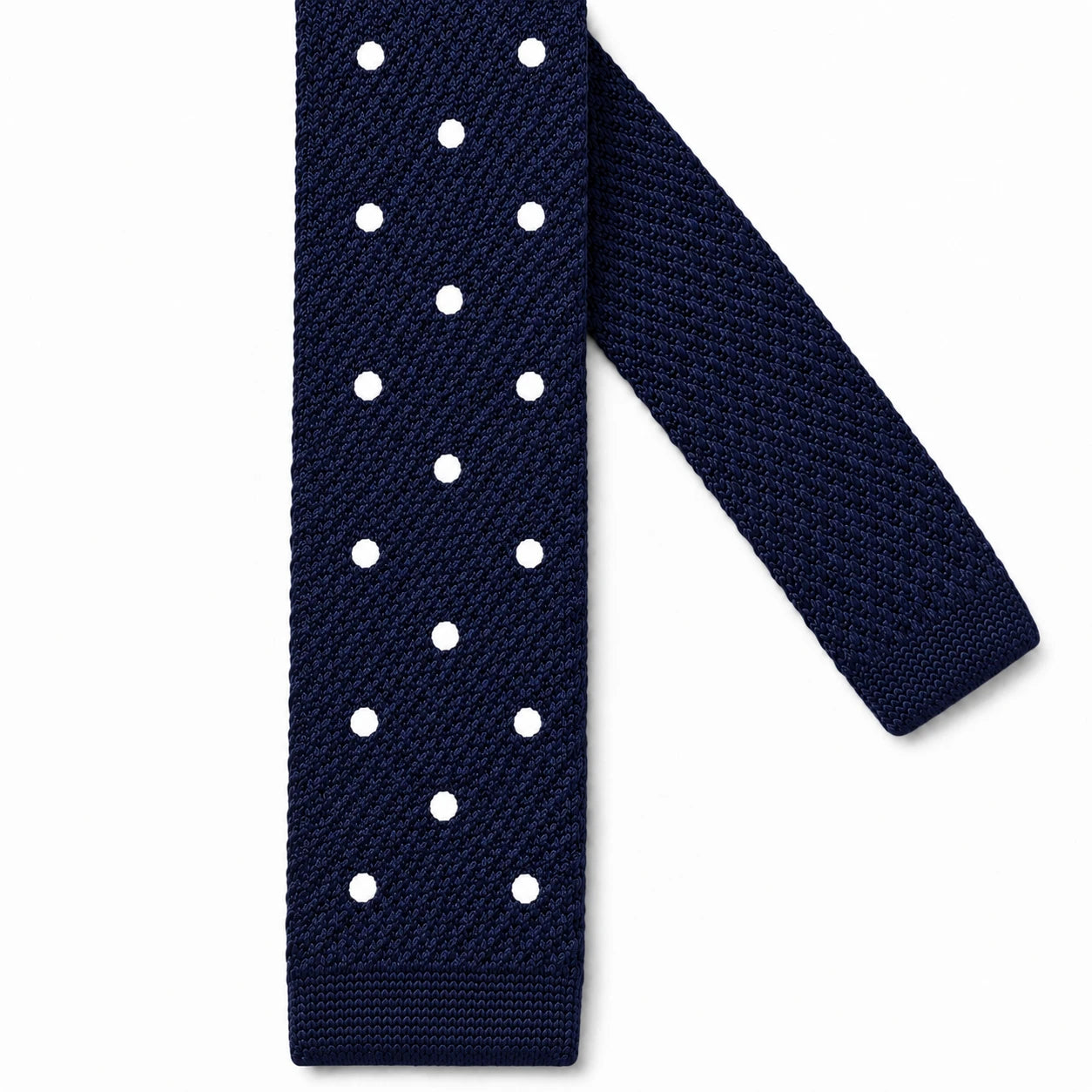 Cravate en Tricot Bleu Marine à Pois Blancs - Maille Texturée à Bout Carré