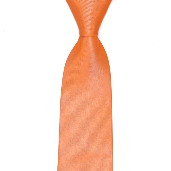 cravate homme orange unie en soie nouée